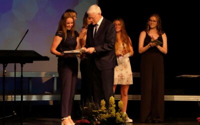 Nele Themann plant einen Fallschirmsprung
